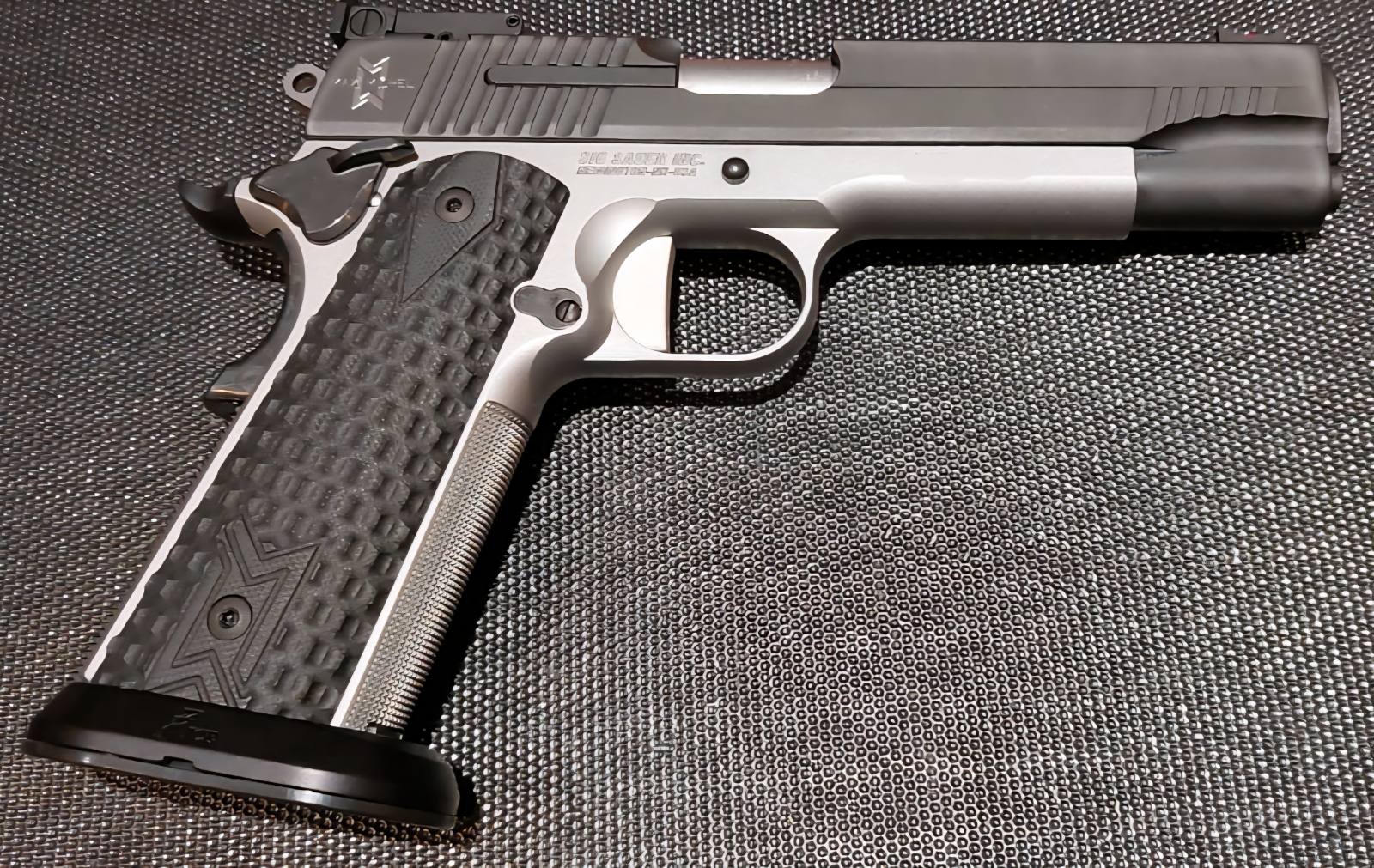Sig Sauer 1911 Max Michelle 45 ACP