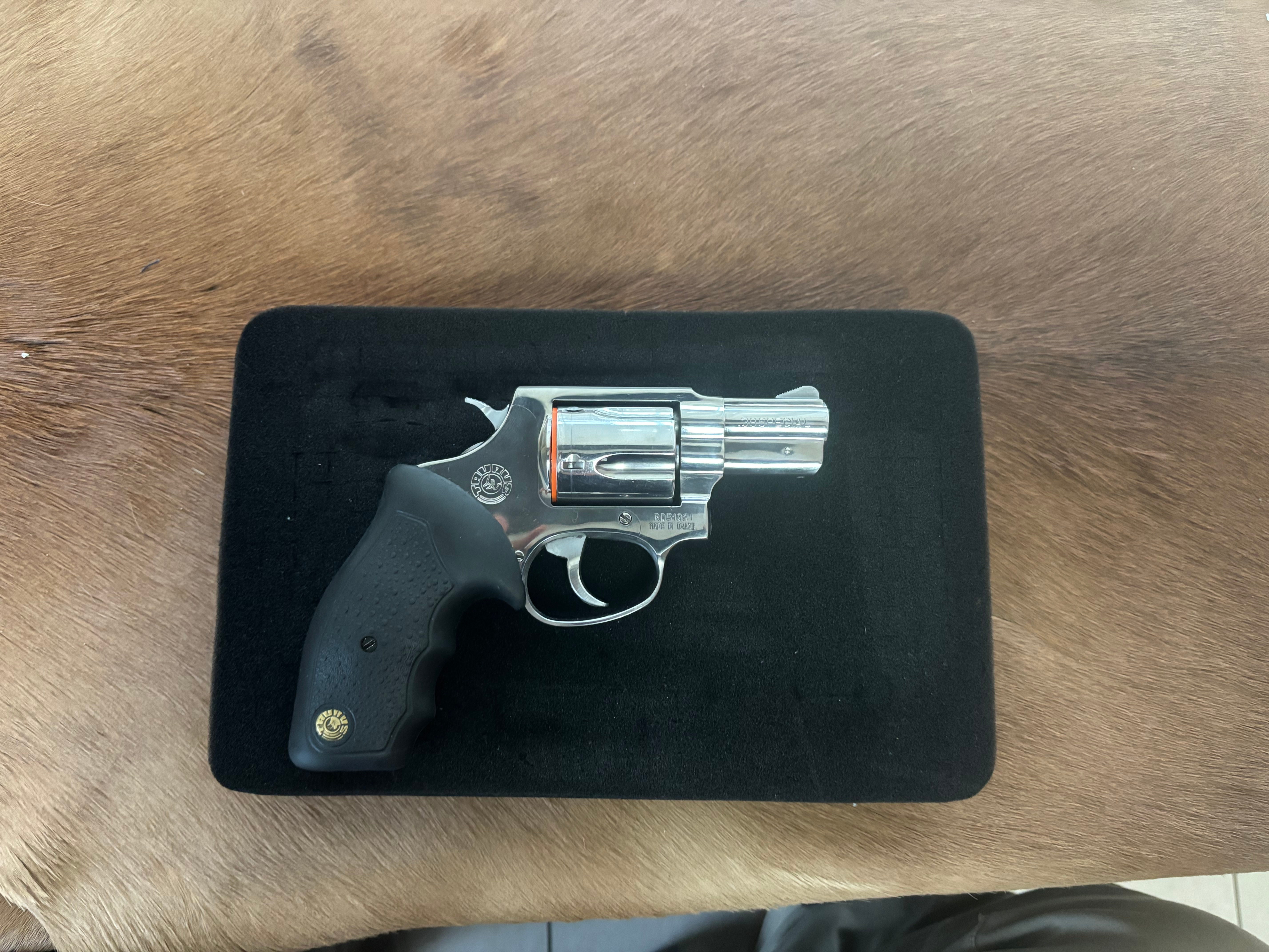 Taurus .38 Special revolver (5-shot) - Image 4