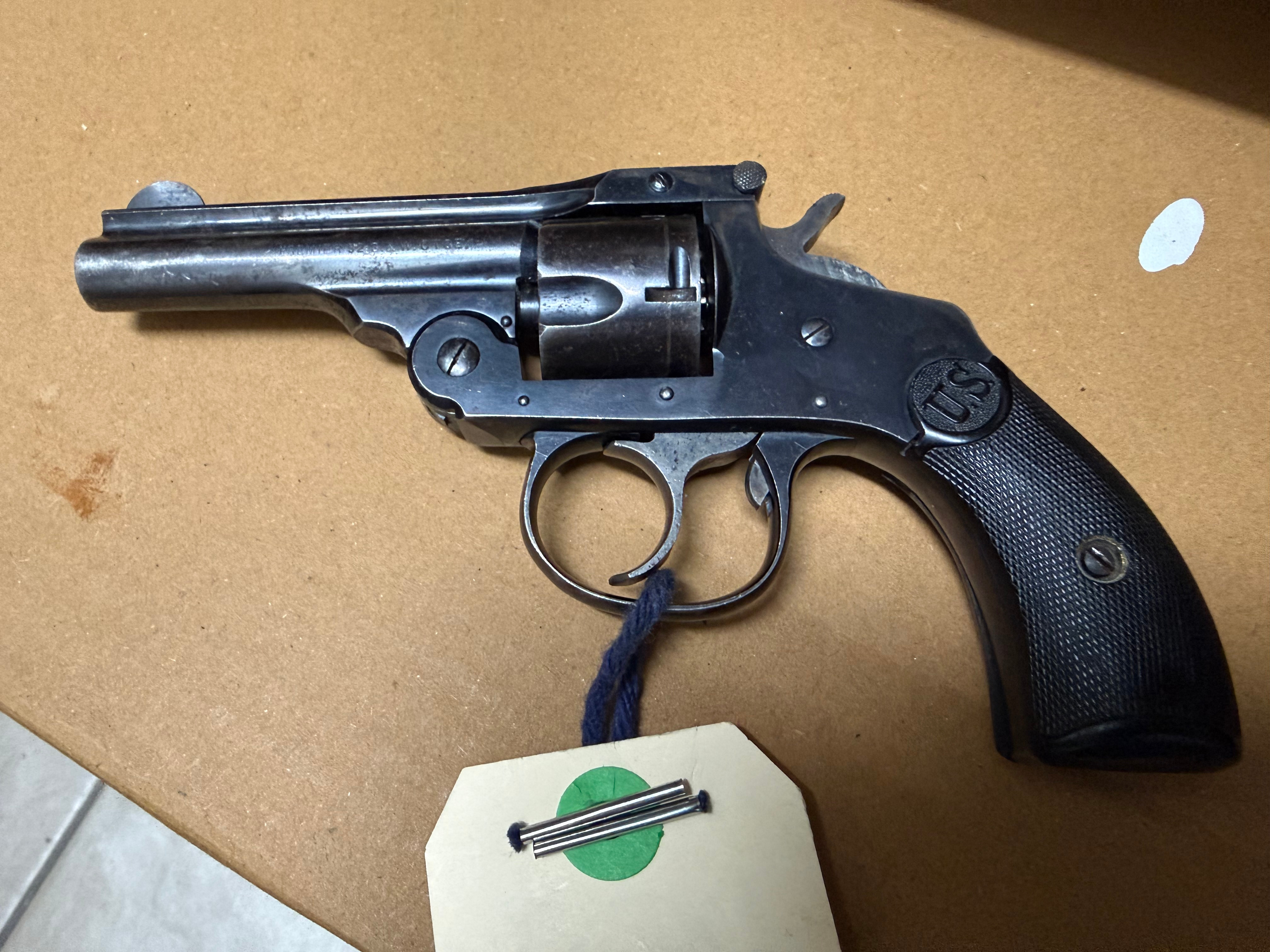 Harrington & Richardson U.S. Revolver Co. .32 S&W Top‑Break
