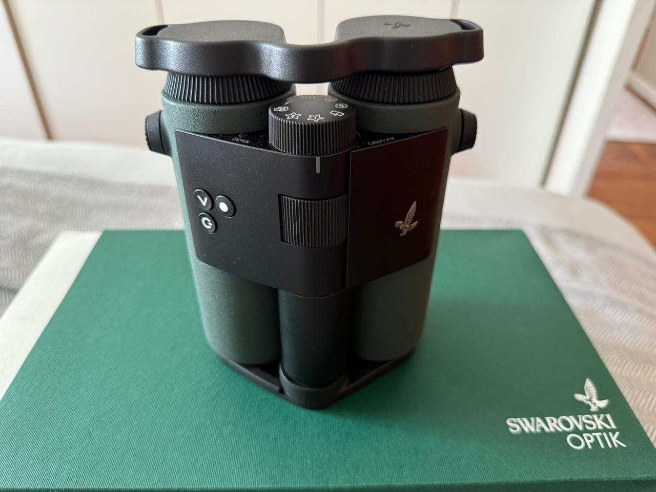 Swarovski AX Visio 10x32 Smart Binoculars
