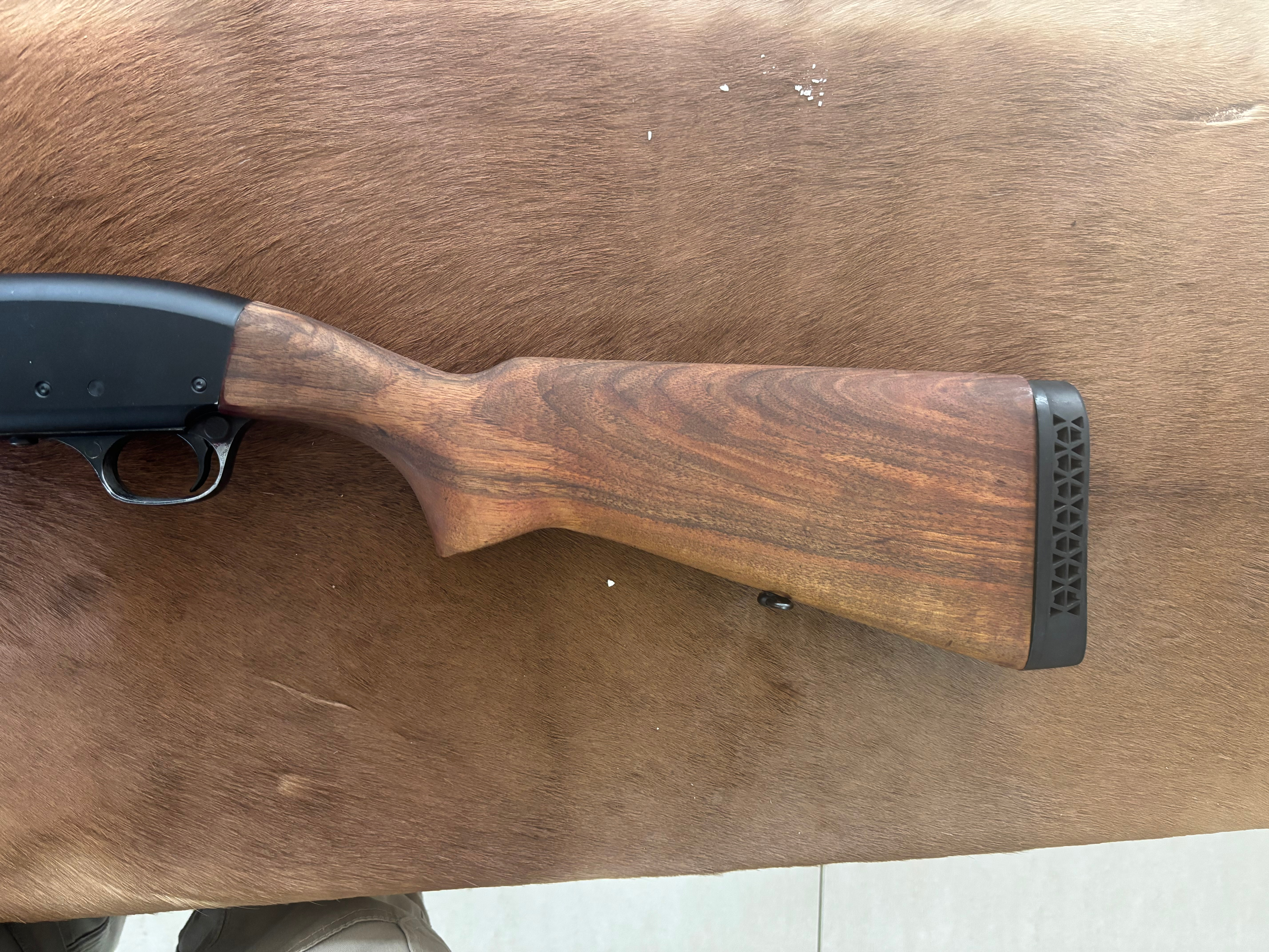 Fias 12 Gauge Pump action Shotgun - Image 4