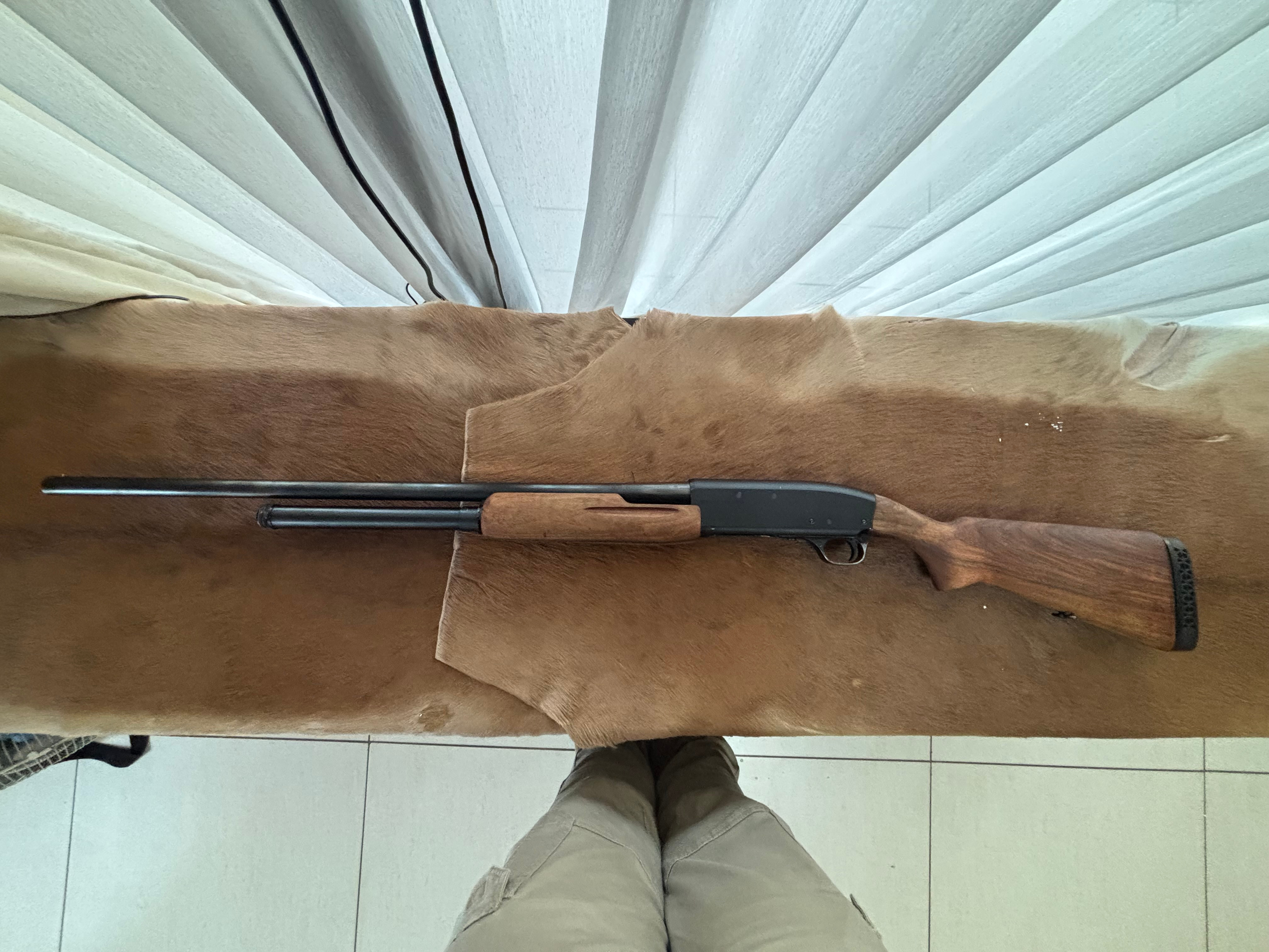 Fias 12 Gauge Pump action Shotgun - Image 3