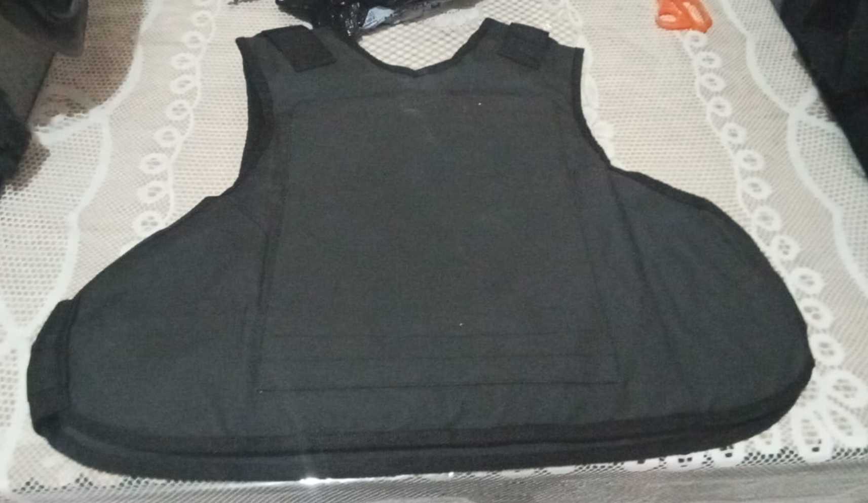 Dyneema (38- 9MM) bullet-proof vests